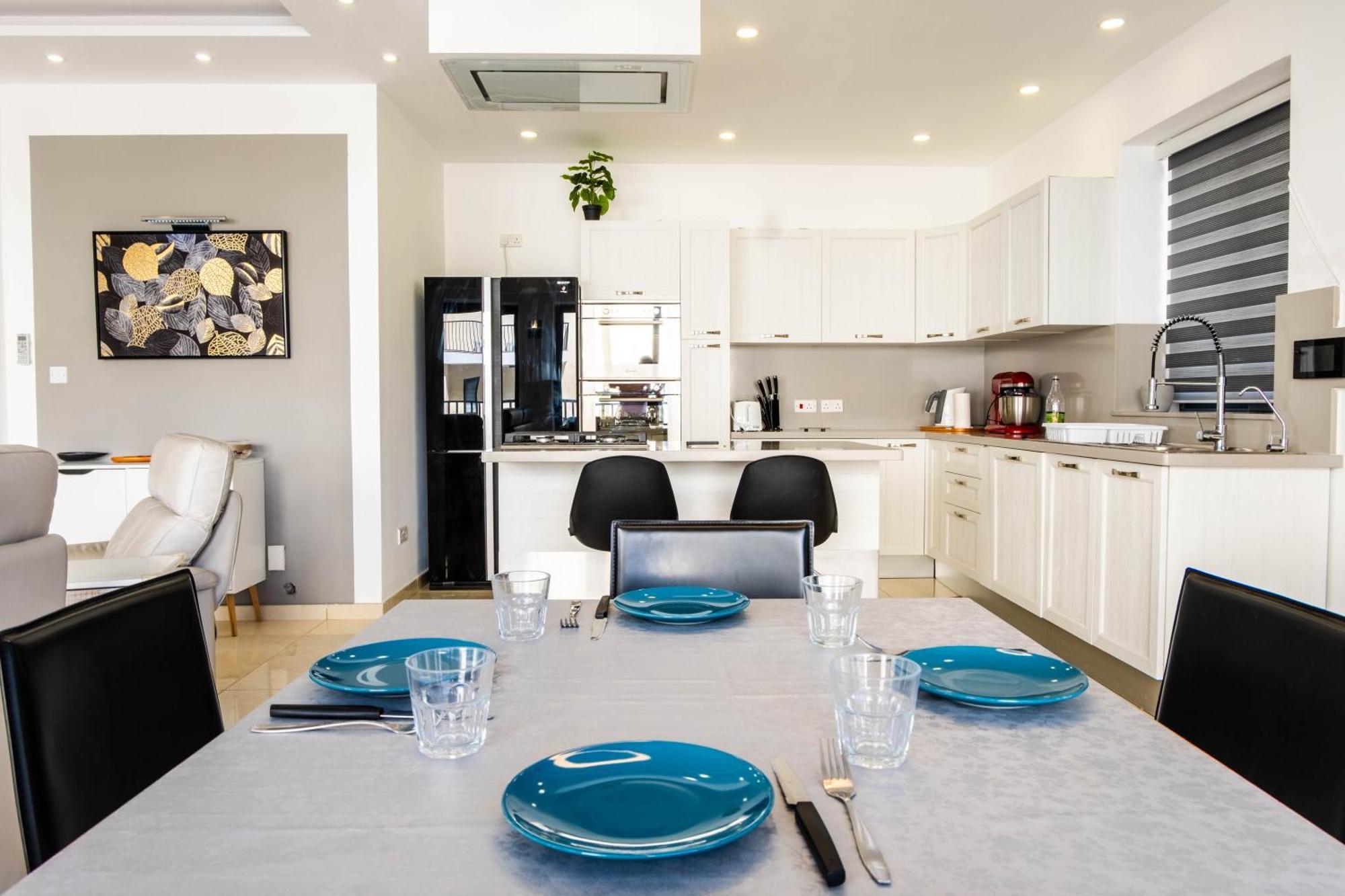 Mellieha, Luxury 3 Bedroom Azure Maisonette ภายนอก รูปภาพ
